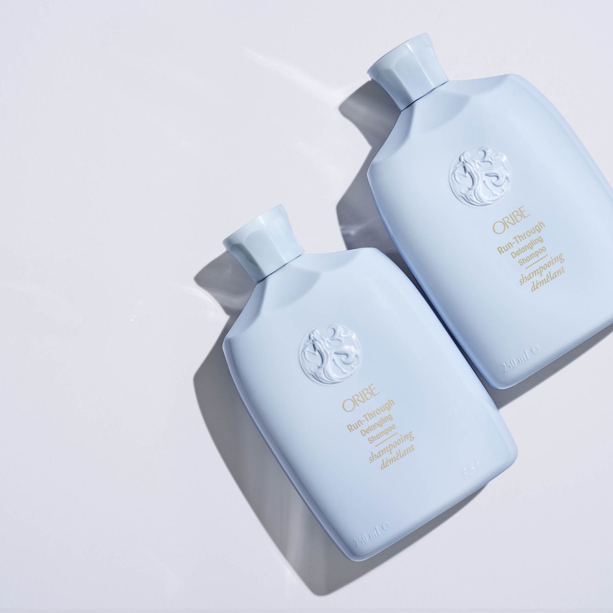 Run-Through Detangling Shampoo - Oribe Hair Care - Image 3