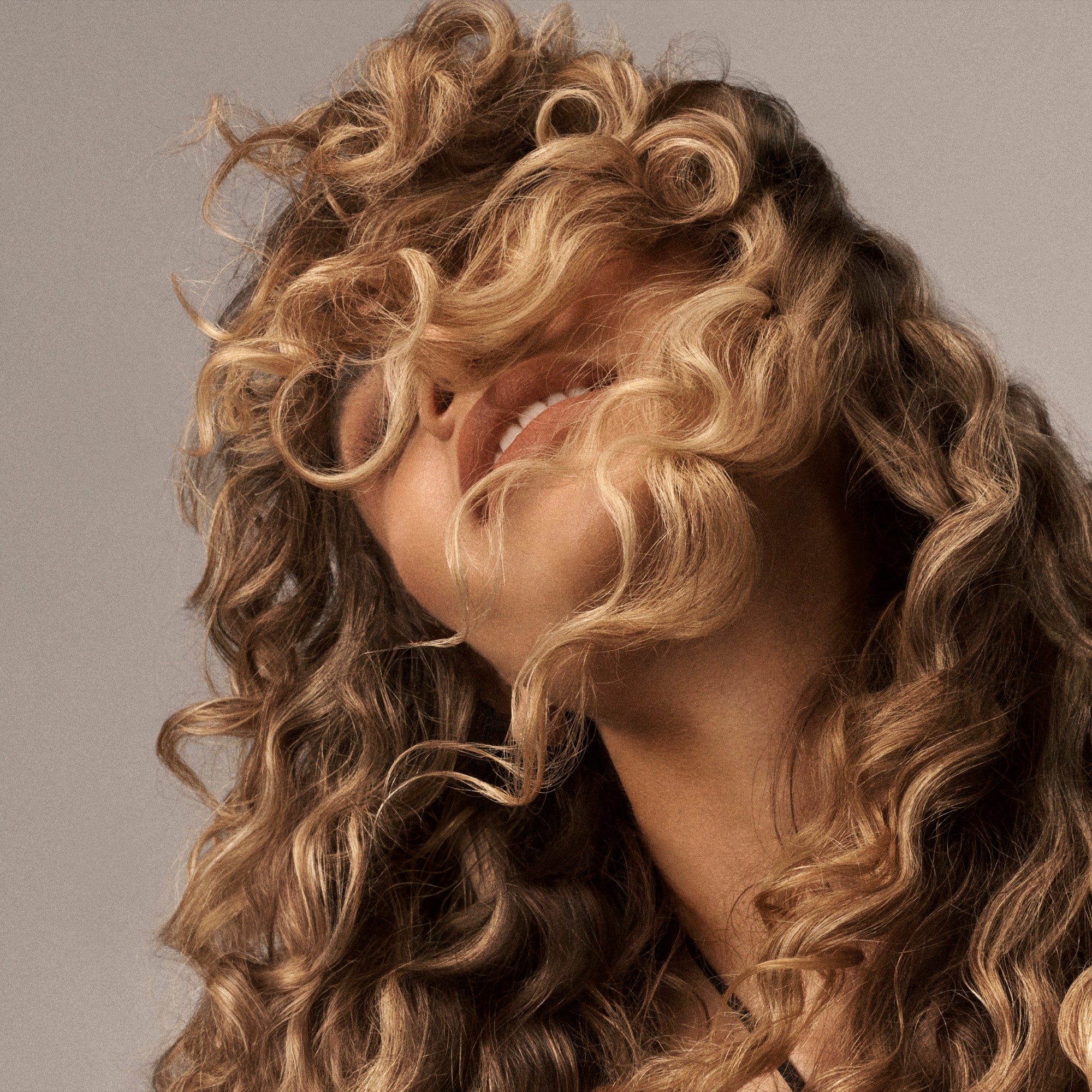 Curl Gloss Hydration & Hold - Oribe Hair Care - Image 5
