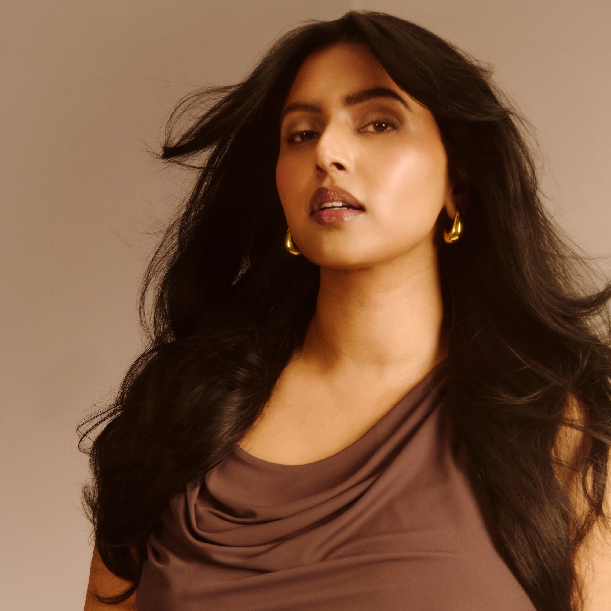 Dry Texturizing Spray - Oribe Hair Care - Image 7