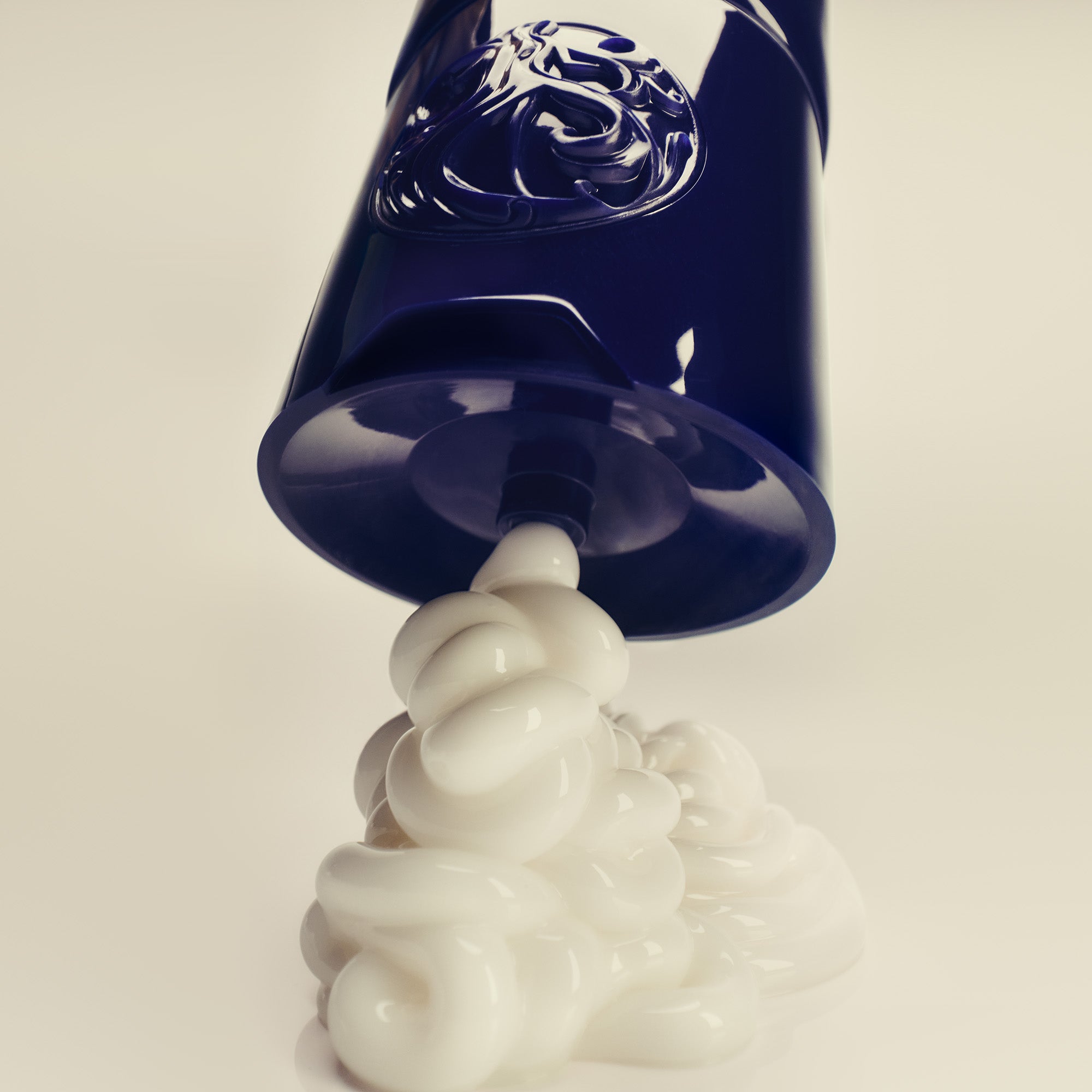 Supershine Moisturizing Cream - Oribe Hair Care - Image 5