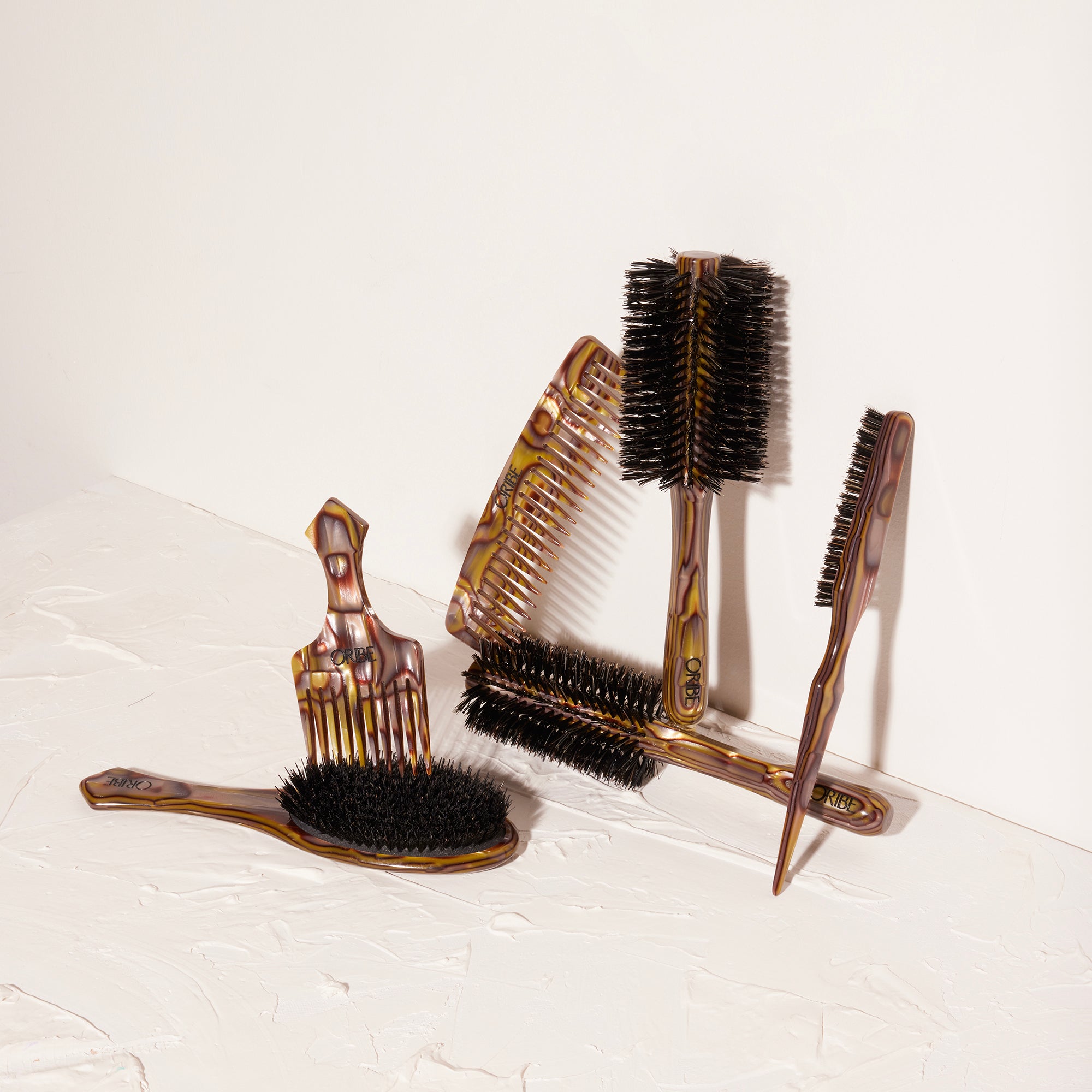 Italian Resin Medium Round Brush - Oribe Hair Care - Image 4