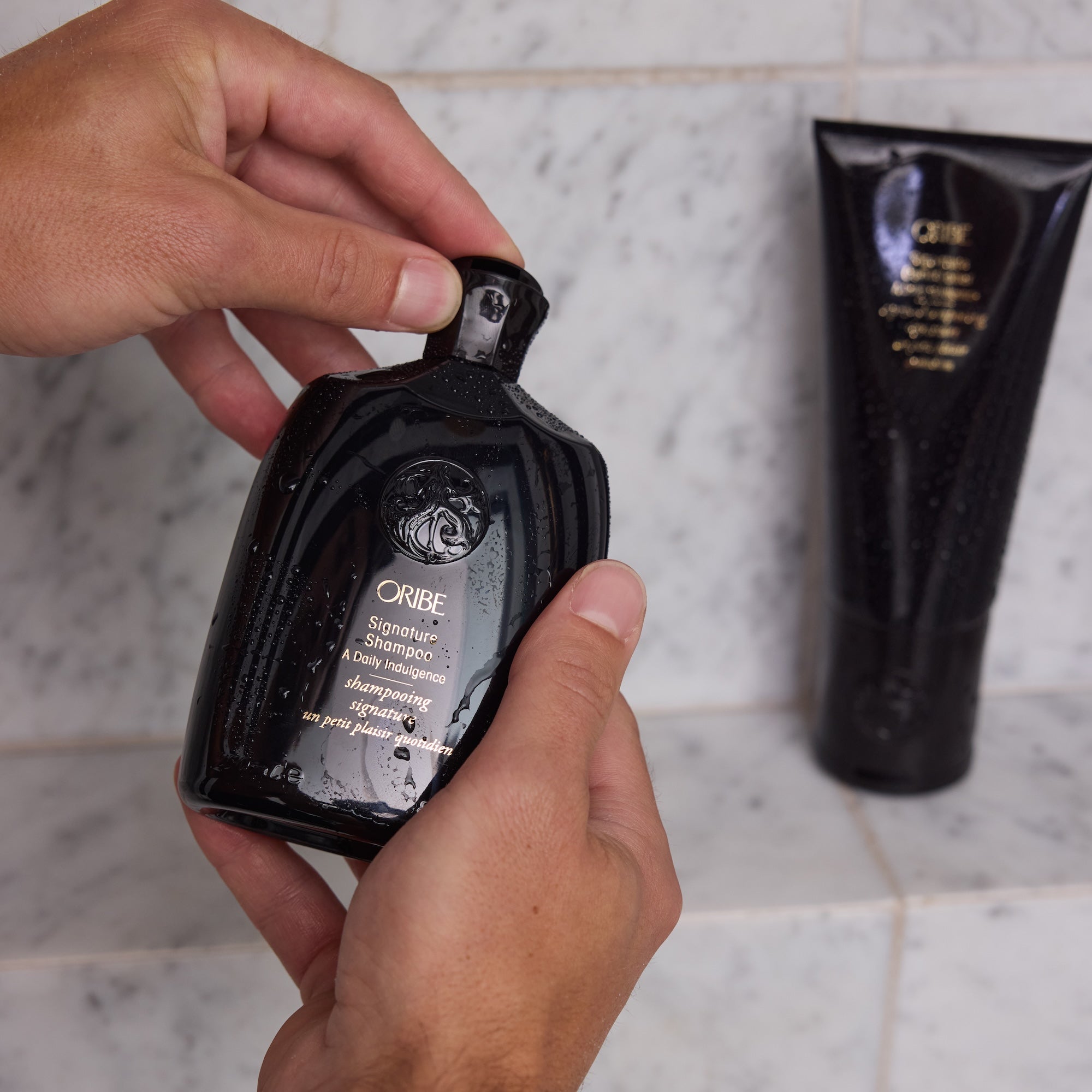 Signature Shampoo - Oribe Hair Care - Image 3